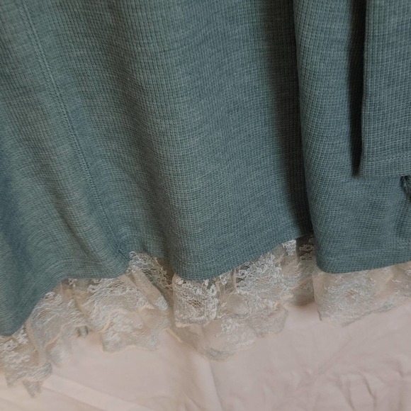 Green Waffle Knit Long Henley with pockets and lace size M/L - Picture 2 of 3